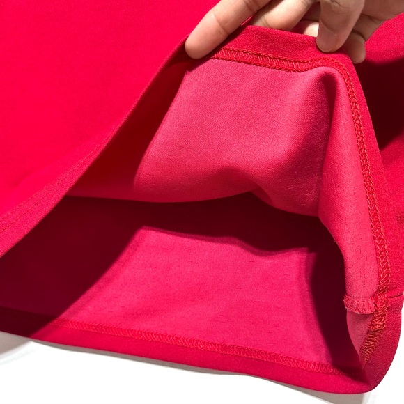 Kendall & Kylie Red Ribbed Boxy Semi Crop Top Blouse Size Medium - Picture 8 of 11